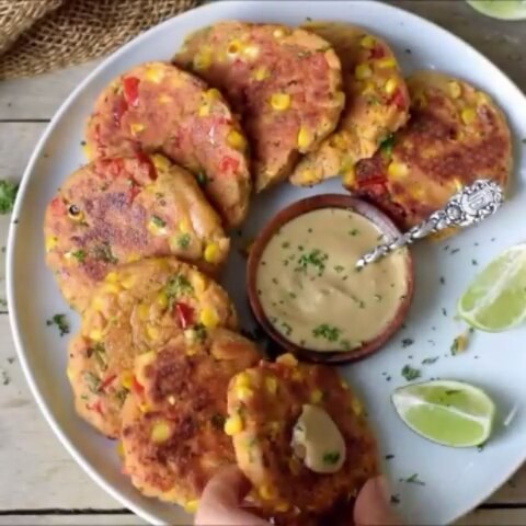 Veggie Fritters from 

vegan + gluten-free recipe!
.
TAG-SAVE-SHARE with someone…