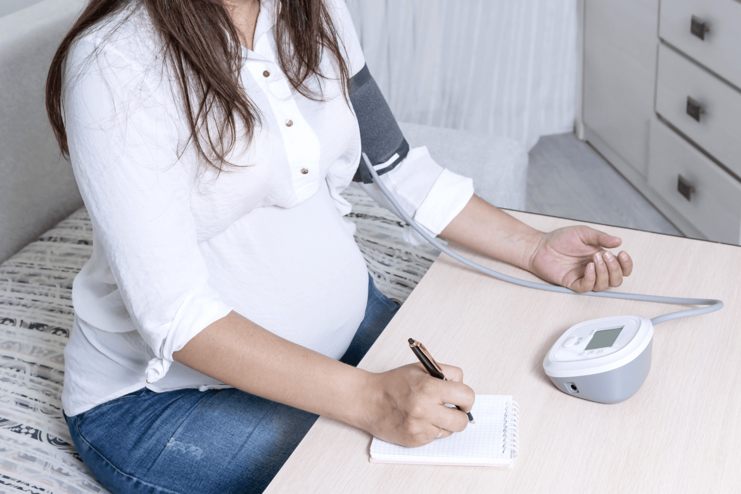 7 ways to lower blood pressure during pregnancy – Motherly Inc.